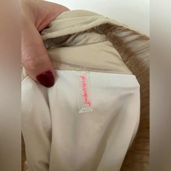 Free people movement high waisted beige/cream shorts size medium - Picture 7 of 7